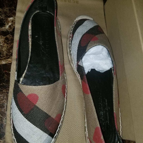 New Burberry Heart Check Hodgeson Espadrille Flats - Picture 4 of 6